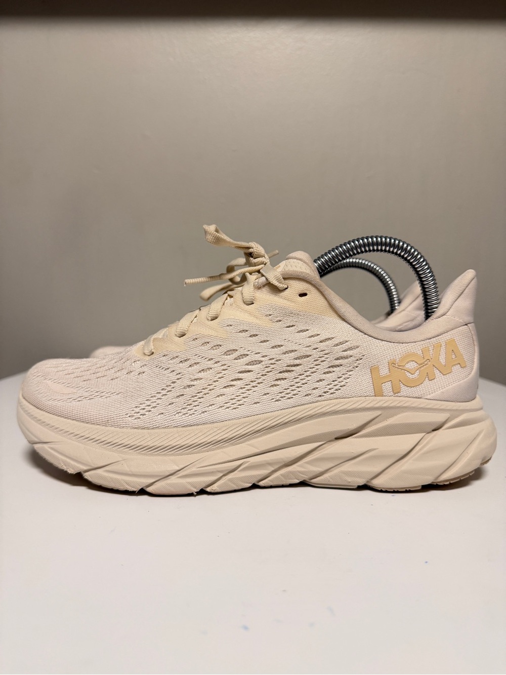 Hoka Clifton 8 Eggnog Shifting Sand Sneakers 1119394 ESSN Women’s US 7.5 B UK 6